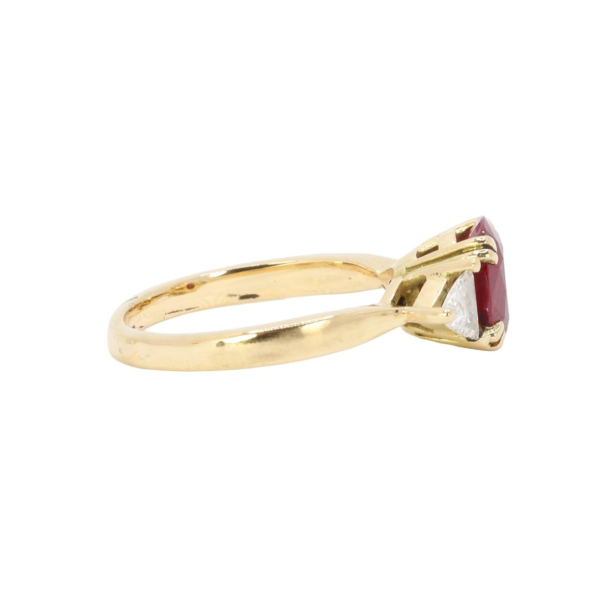 Bague Trilogie en or jaune, rubis et diamants - Castafiore