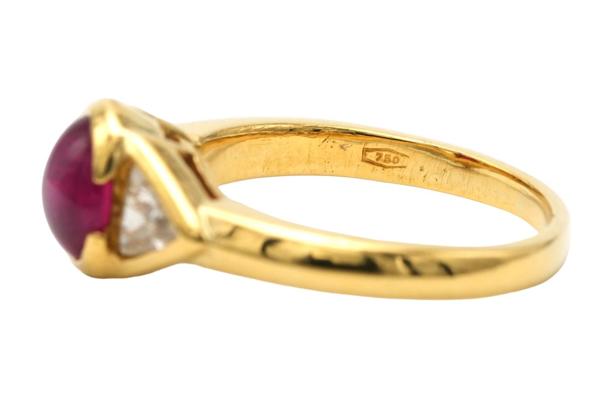 Bague Trilogie en or jaune, rubis et diamants - Castafiore