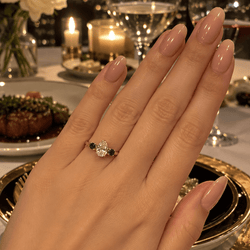 Bague Trilogie en or jaune, saphirs et diamant - Castafiore