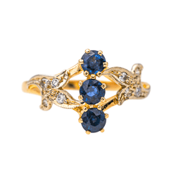 Bague Trilogie en or jaune, saphirs et diamants - Castafiore
