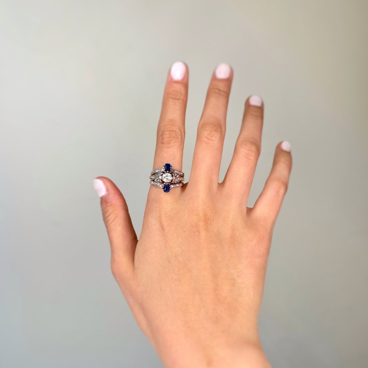 Bague Trilogie en or rose, argent, saphirs et diamants - Castafiore