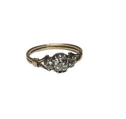 Bague Trilogie en or rose et diamants - Castafiore