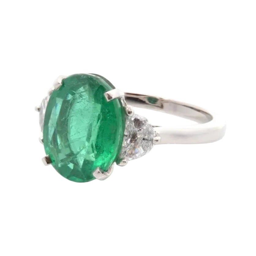Bague Trilogie en platine, émeraude et diamants - Castafiore