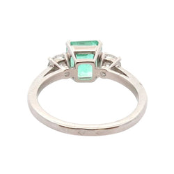 Bague Trilogie en platine, émeraude et diamants - Castafiore