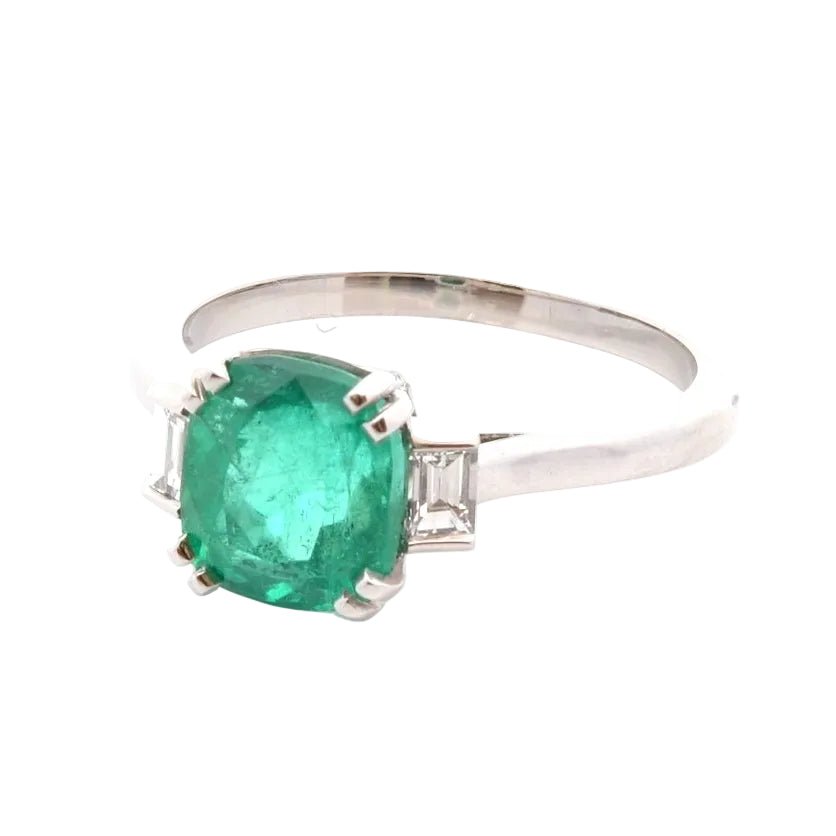 Bague Trilogie en platine, émeraude et diamants - Castafiore