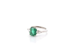 Bague Trilogie en platine, émeraude et diamants - Castafiore