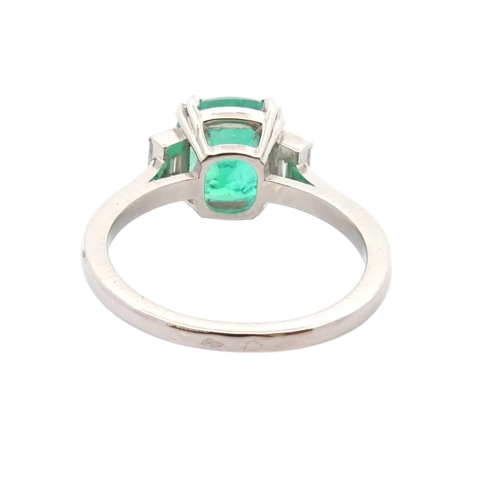 Bague Trilogie en platine, émeraude et diamants - Castafiore