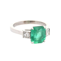 Bague Trilogie en platine, émeraude et diamants - Castafiore