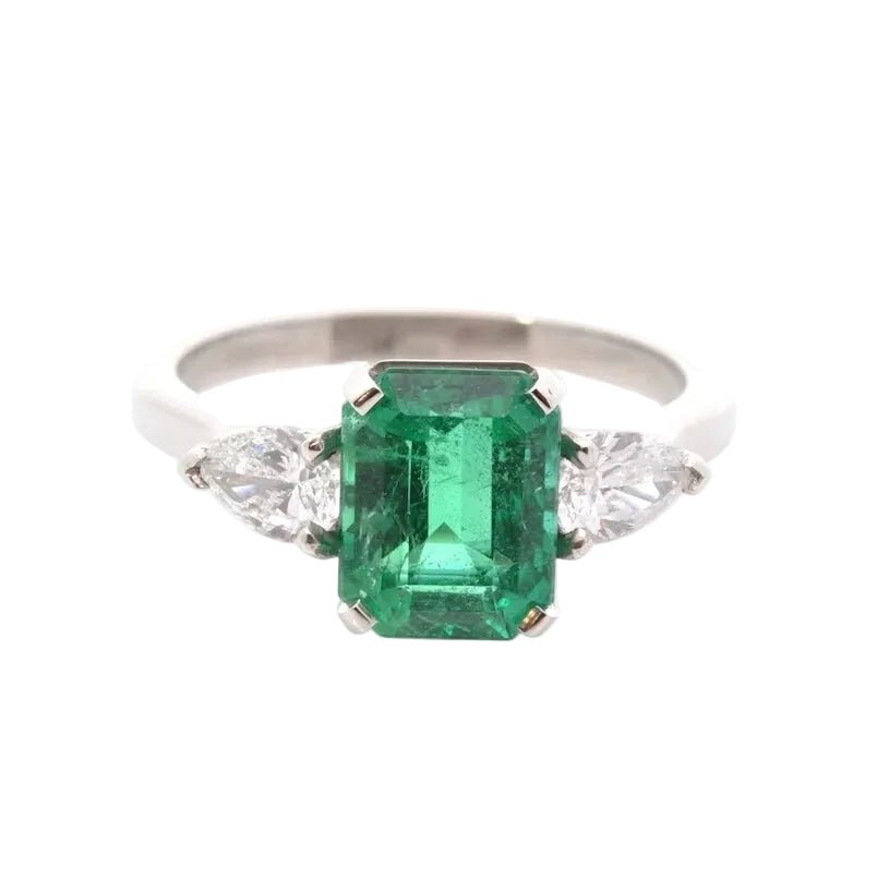 Bague Trilogie en platine, émeraude et diamants - Castafiore