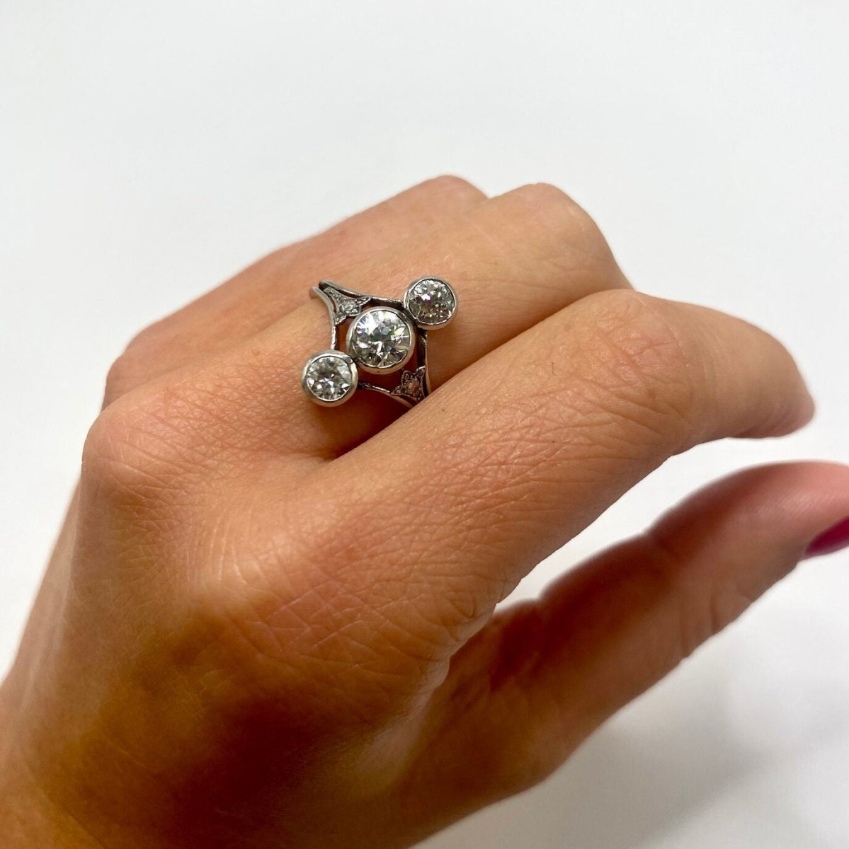 Bague Trilogie en platine et diamants - Castafiore