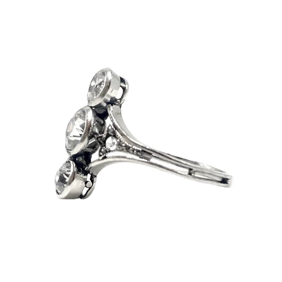Bague Trilogie en platine et diamants - Castafiore