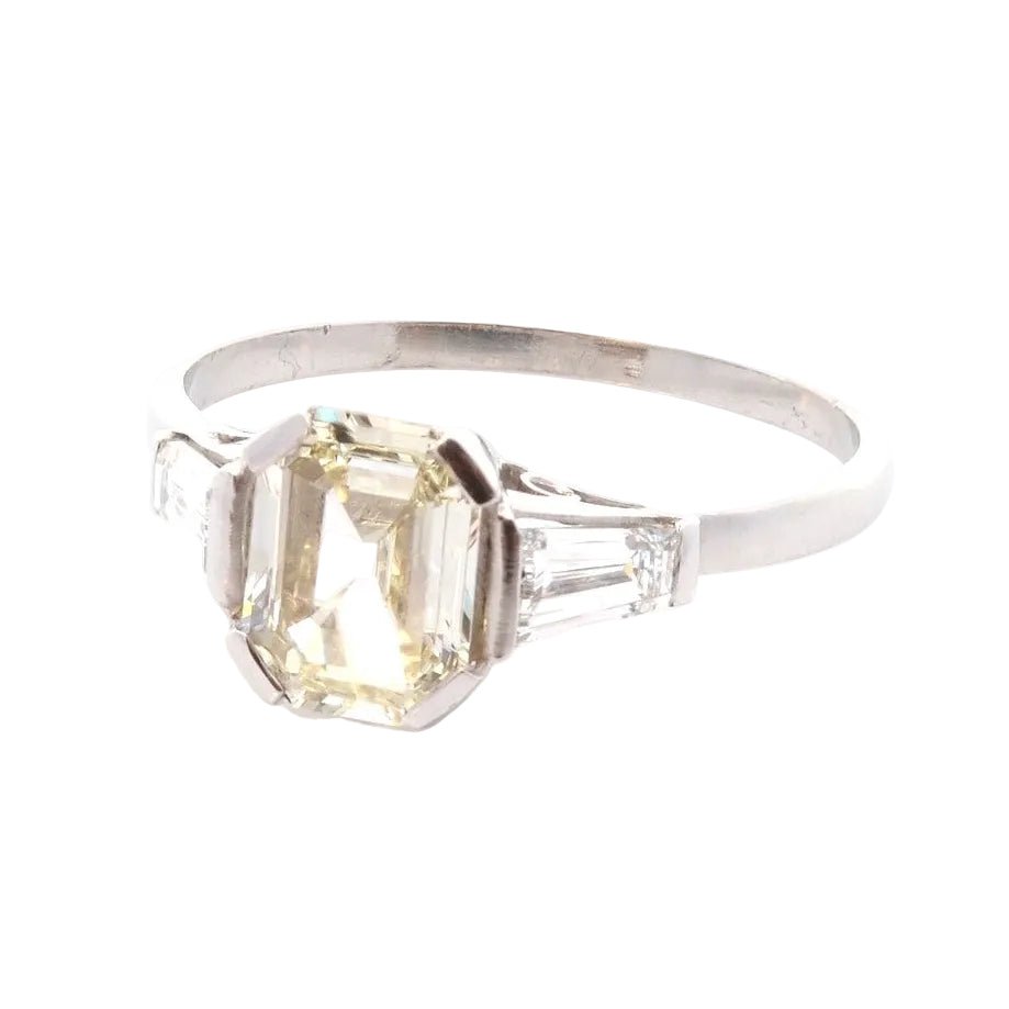 Bague Trilogie en platine et diamants - Castafiore