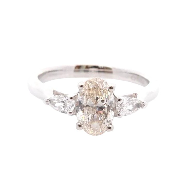 Bague Trilogie en platine et diamants - Castafiore
