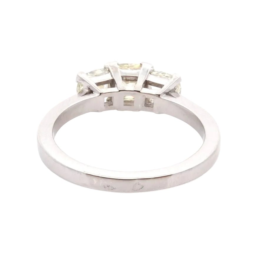 Bague Trilogie en platine et diamants - Castafiore