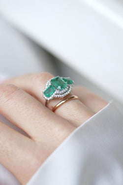 Bague Trois Emeraudes et Diamants sur Or Blanc - Castafiore
