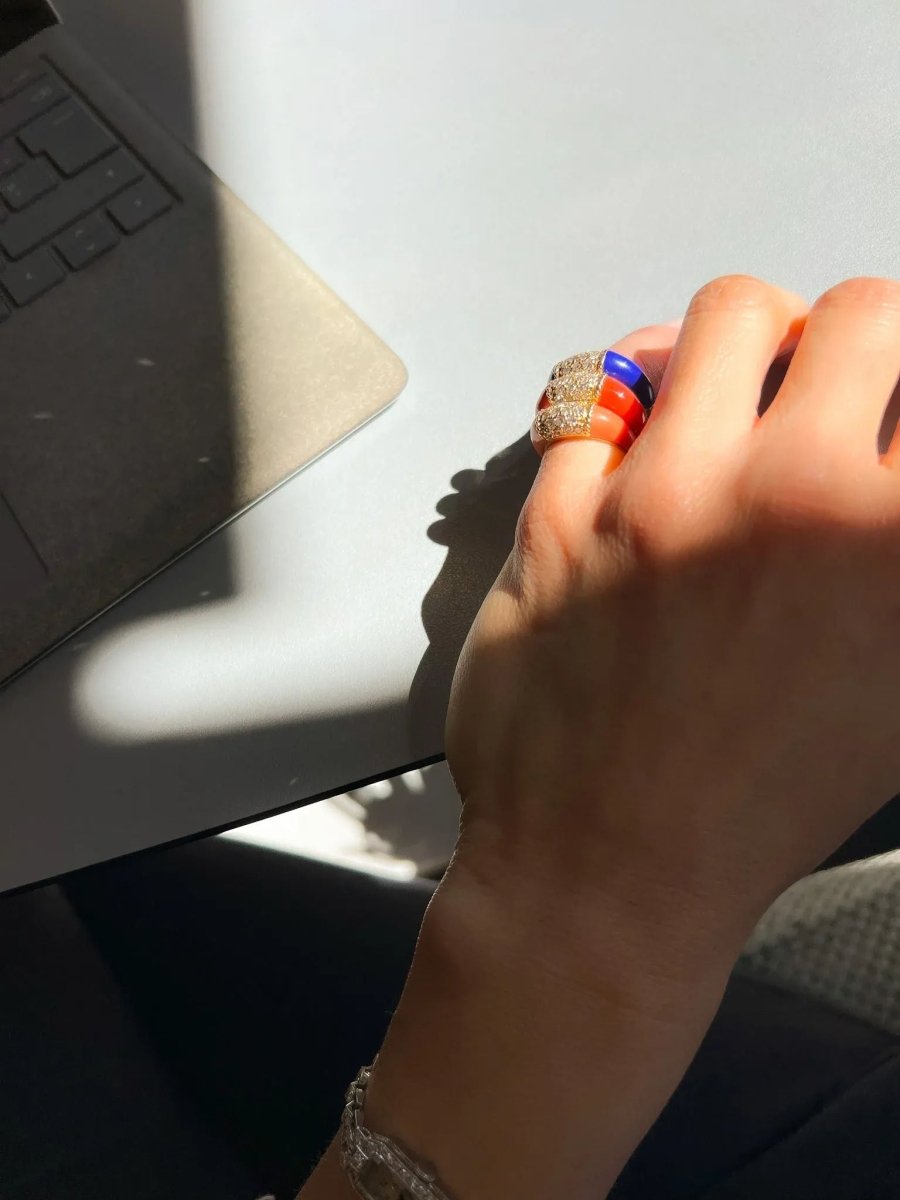 Bague Van Cleef &amp; Arpels, collection Philippine en or jaune et corail - Castafiore