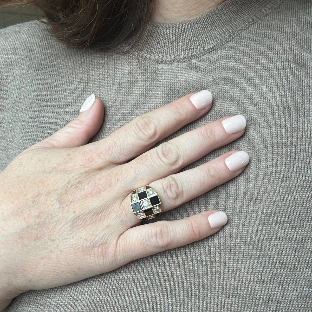 Bague VAN CLEEF AND ARPELS quadrillage en or jaune et onyx et diamant - Castafiore