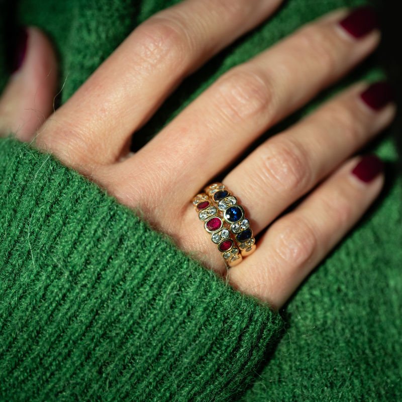 Bague VAN CLEEF & ARPELS en or jaune, diamants et saphirs - Castafiore