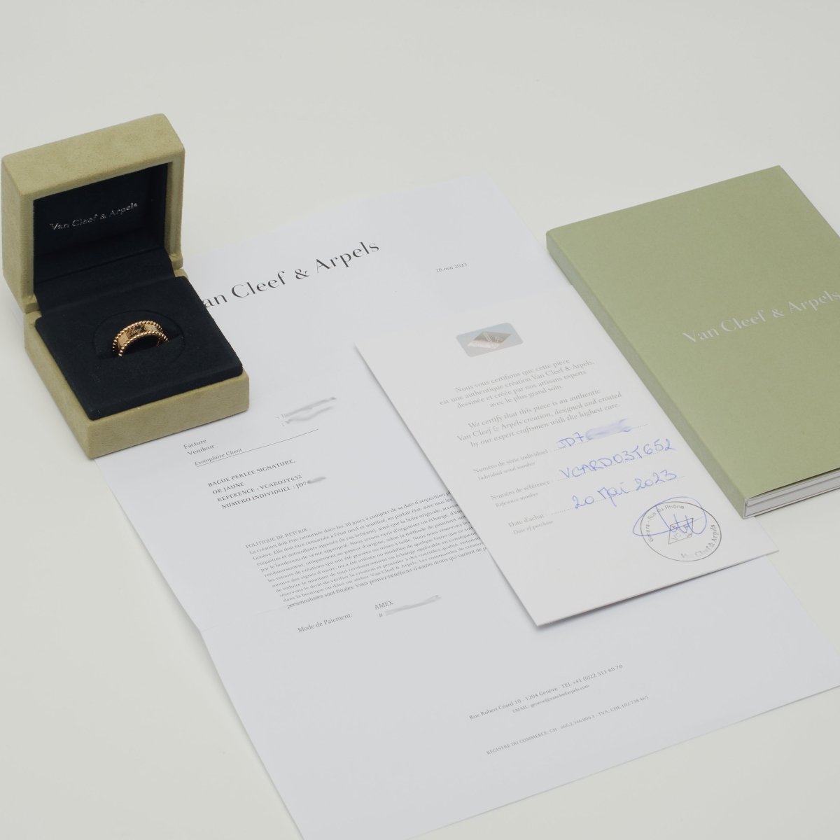 Bague Van Cleef & Arpels Perlée Signature en or jaune - Castafiore