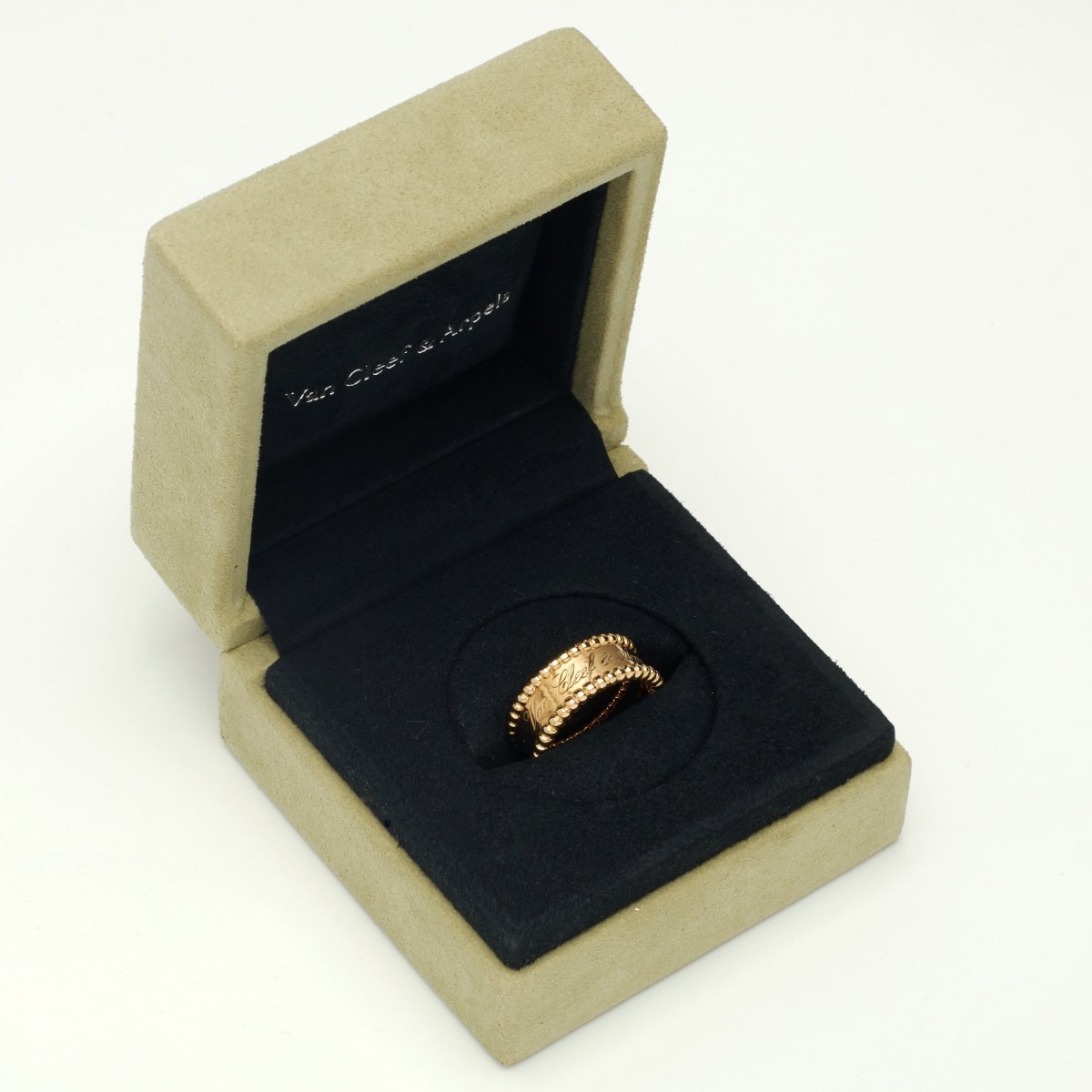 Bague Van Cleef & Arpels Perlée Signature en or jaune - Castafiore