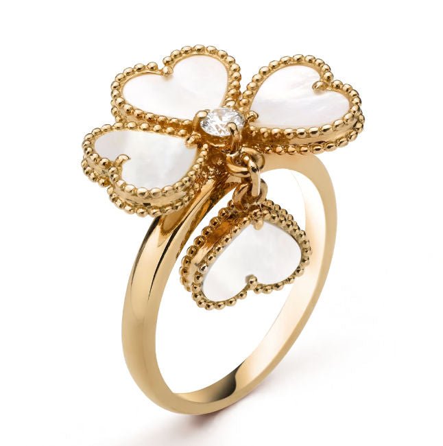 Bague Van Cleef & Arpels Sweet Hearts en or jaune, diamant et nacres - Castafiore