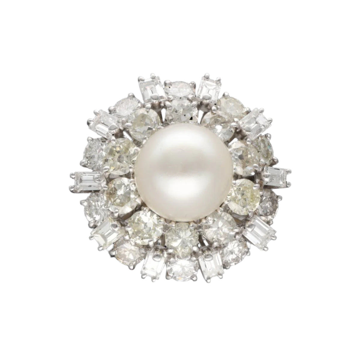 Bague vers 1970 en or gris 18 Cts avec diamants et perle de culture. Taille 52 - 53. - Castafiore