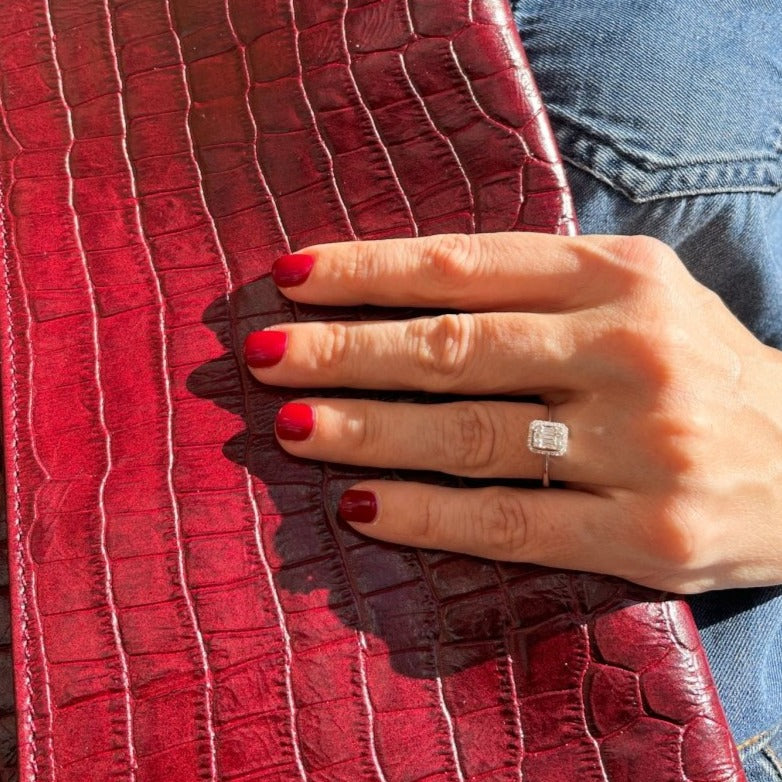 Bague en or blanc et diamants