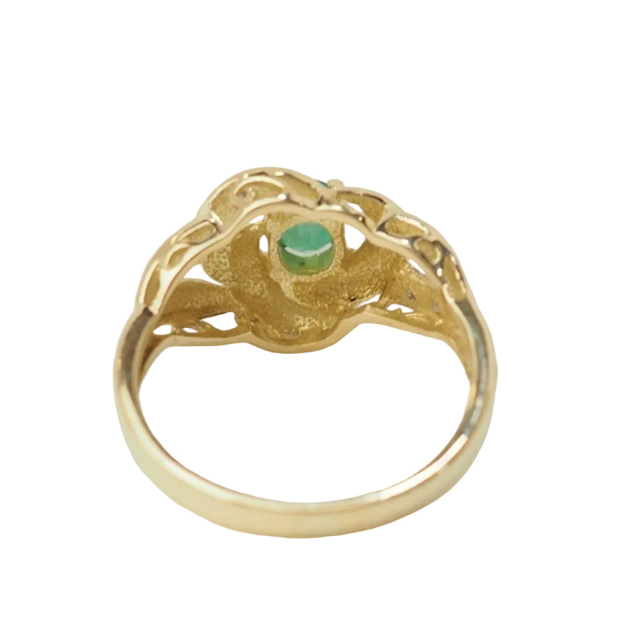 Bague vintage en or jaune, émeraude et diamants - Castafiore
