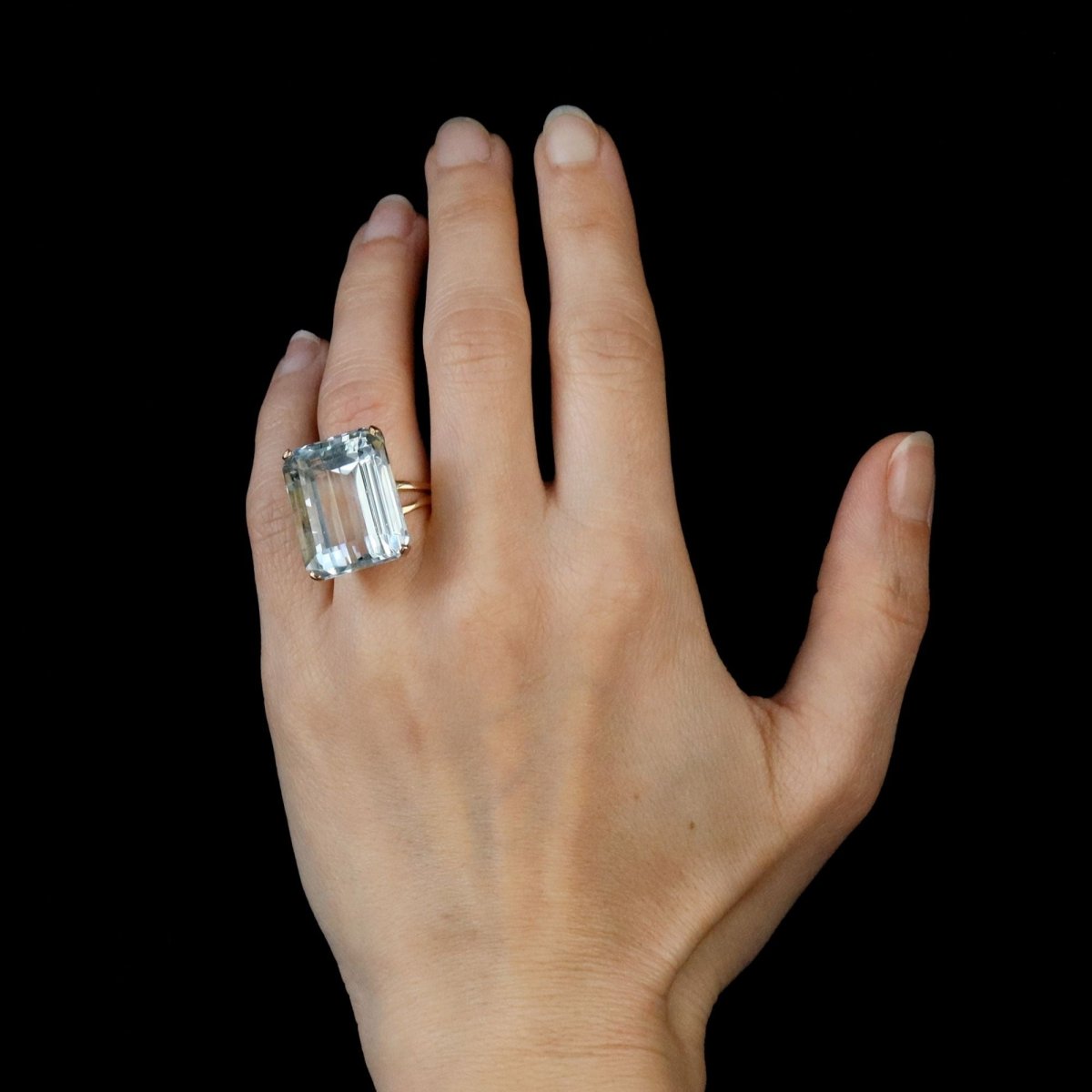 Bague vintage en or rose et aigue - marine - Castafiore