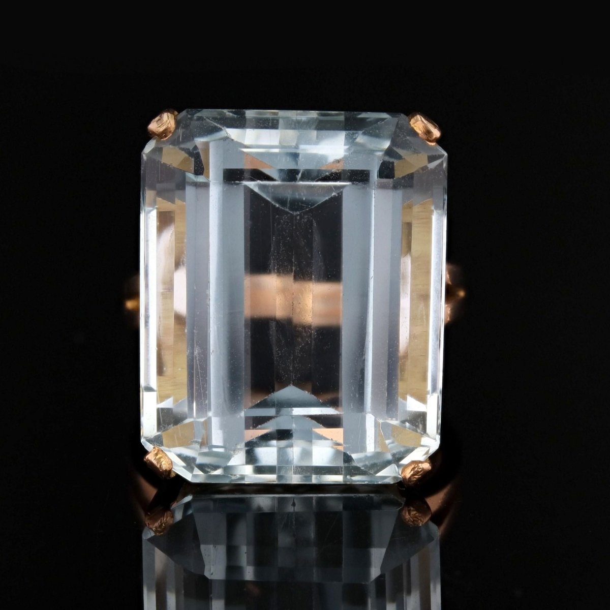 Bague vintage en or rose et aigue - marine - Castafiore