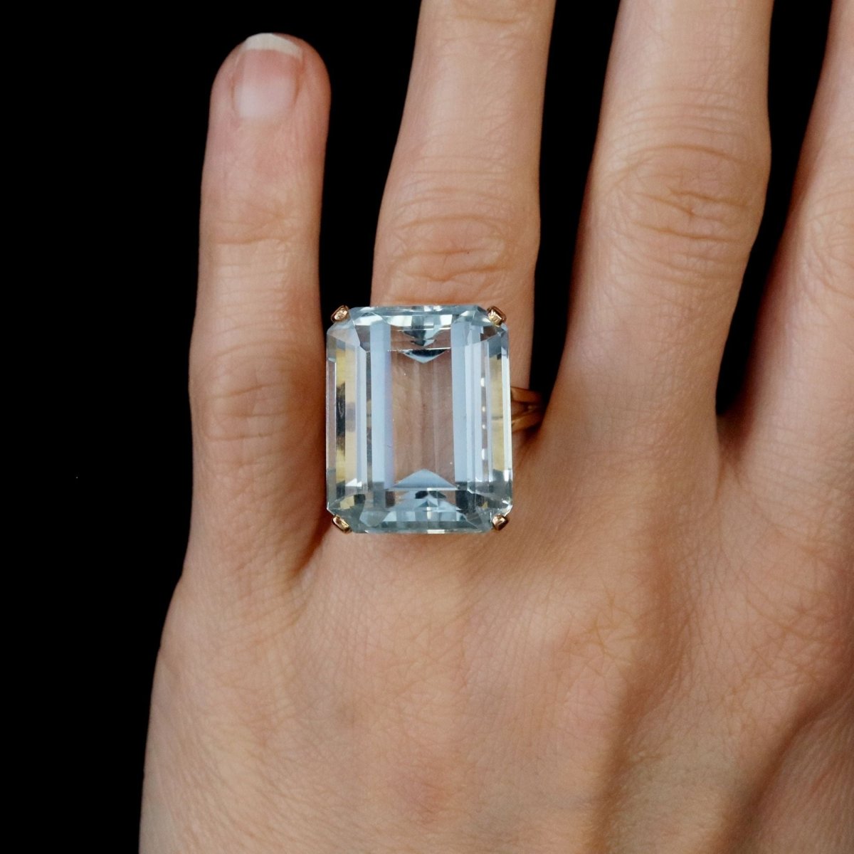 Bague vintage en or rose et aigue - marine - Castafiore