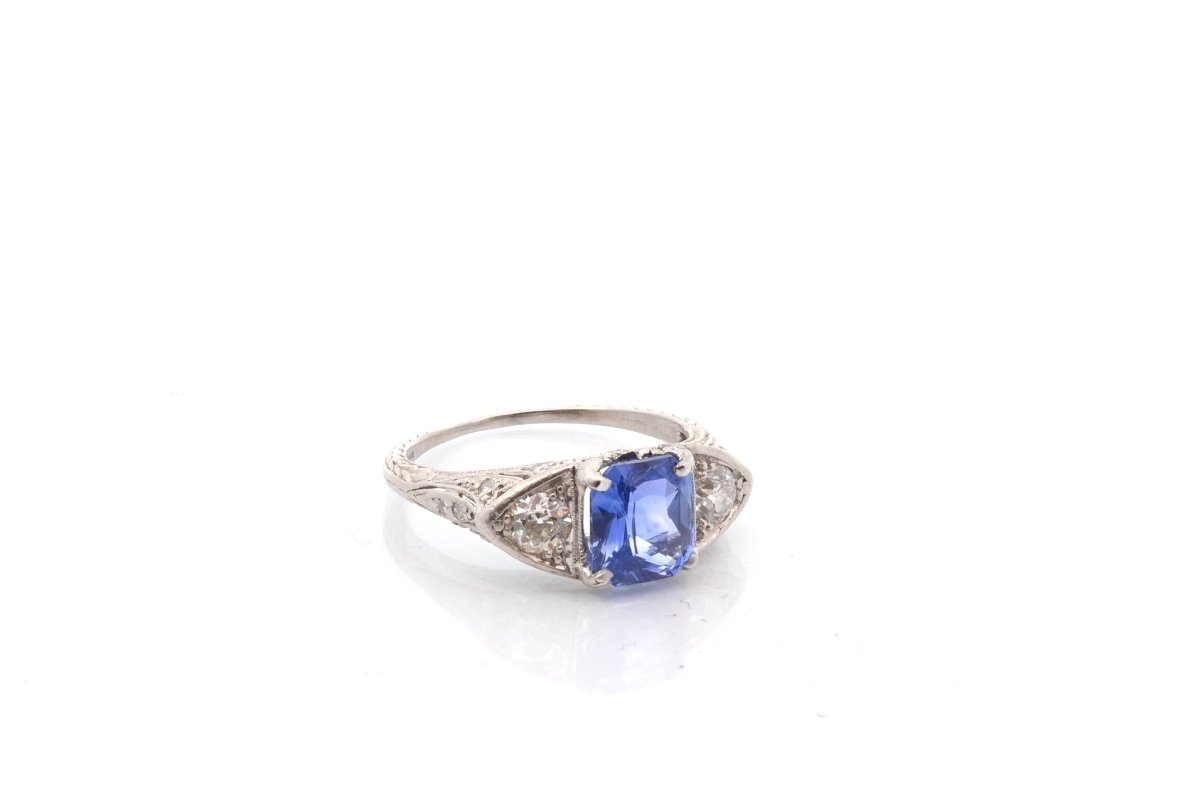 Bague vintage en platine et saphir - Castafiore