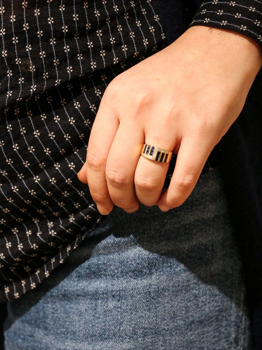 Bague vintage géométrique en or, saphirs et diamants - Castafiore