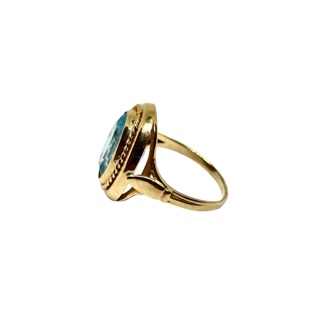 Bague Vintage imposante en or jaune et topaze bleue - Castafiore