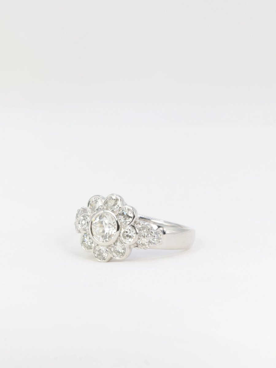 Bague vintage marguerite or blanc diamants taille ancienne - Castafiore