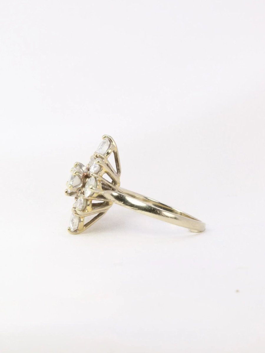 Bague vintage marquise en or blanc et diamants - Castafiore