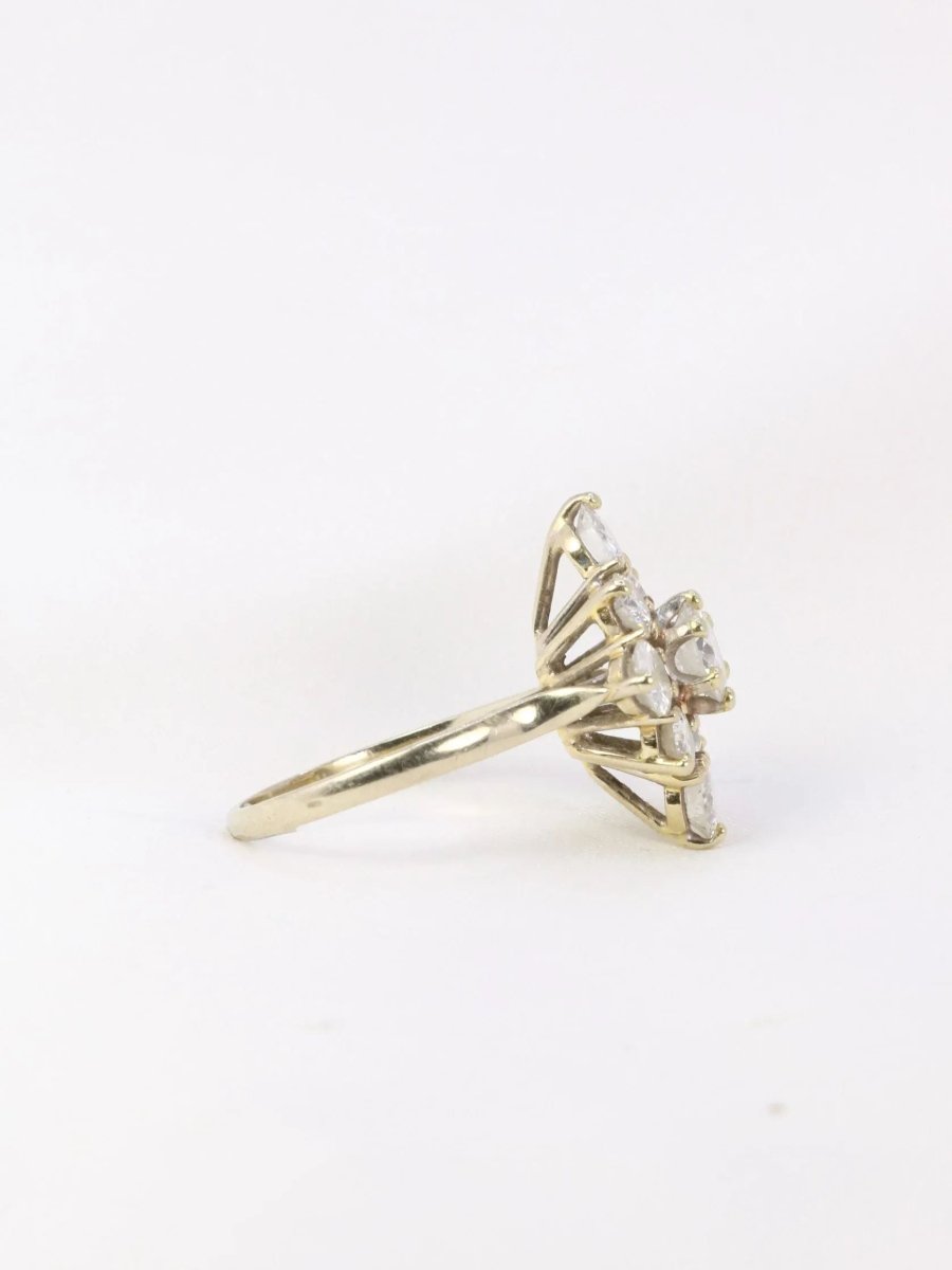 Bague vintage marquise en or blanc et diamants - Castafiore
