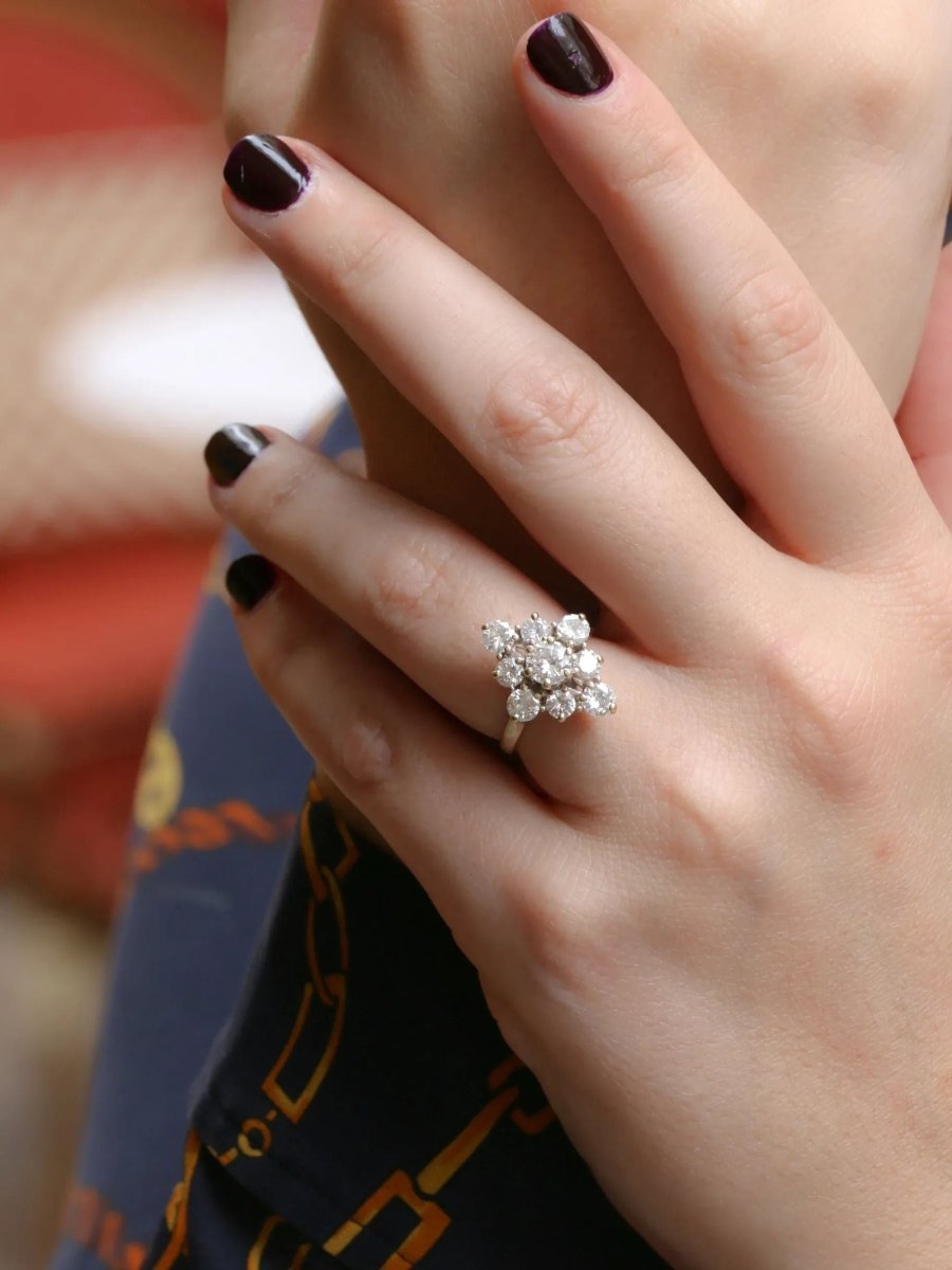 Bague vintage marquise en or blanc et diamants - Castafiore