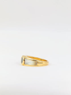 Bague vintage Mauboussin en or, nacre et saphir - Castafiore