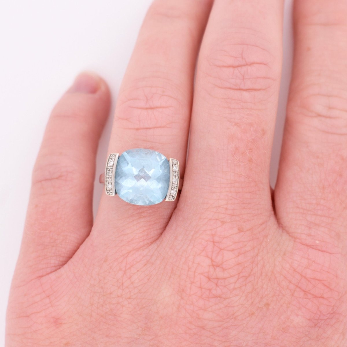 Bague Vintage Or 18 Carats, Topaze Bleue et Diamants - Castafiore