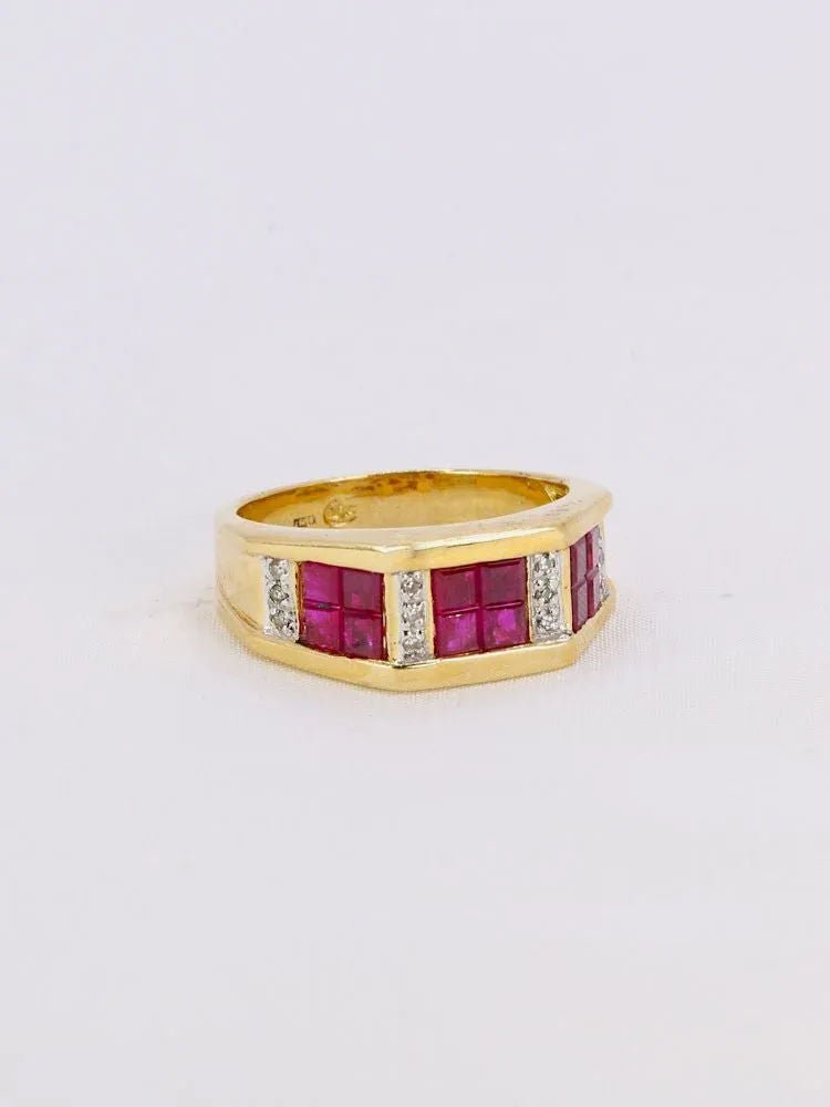 Bague vintage or jaune rubis calibrés diamants - Castafiore