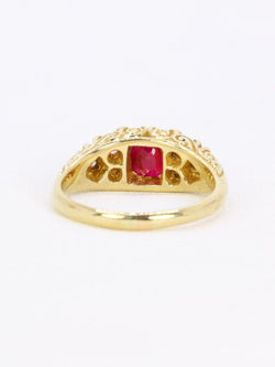 Bague vintage rubis coussin diamants or jaune - Castafiore