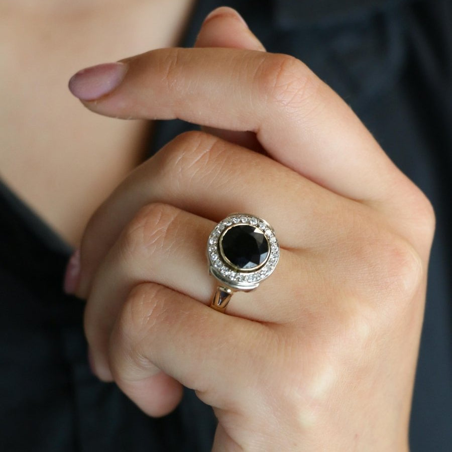 Bague vintage saphir entourage diamants - Castafiore