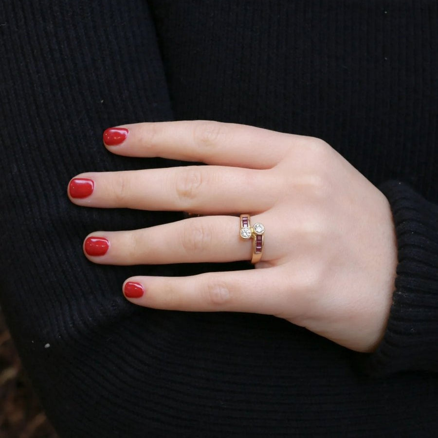 Bague vintage toi et moi or diamants rubis calibrés - Castafiore