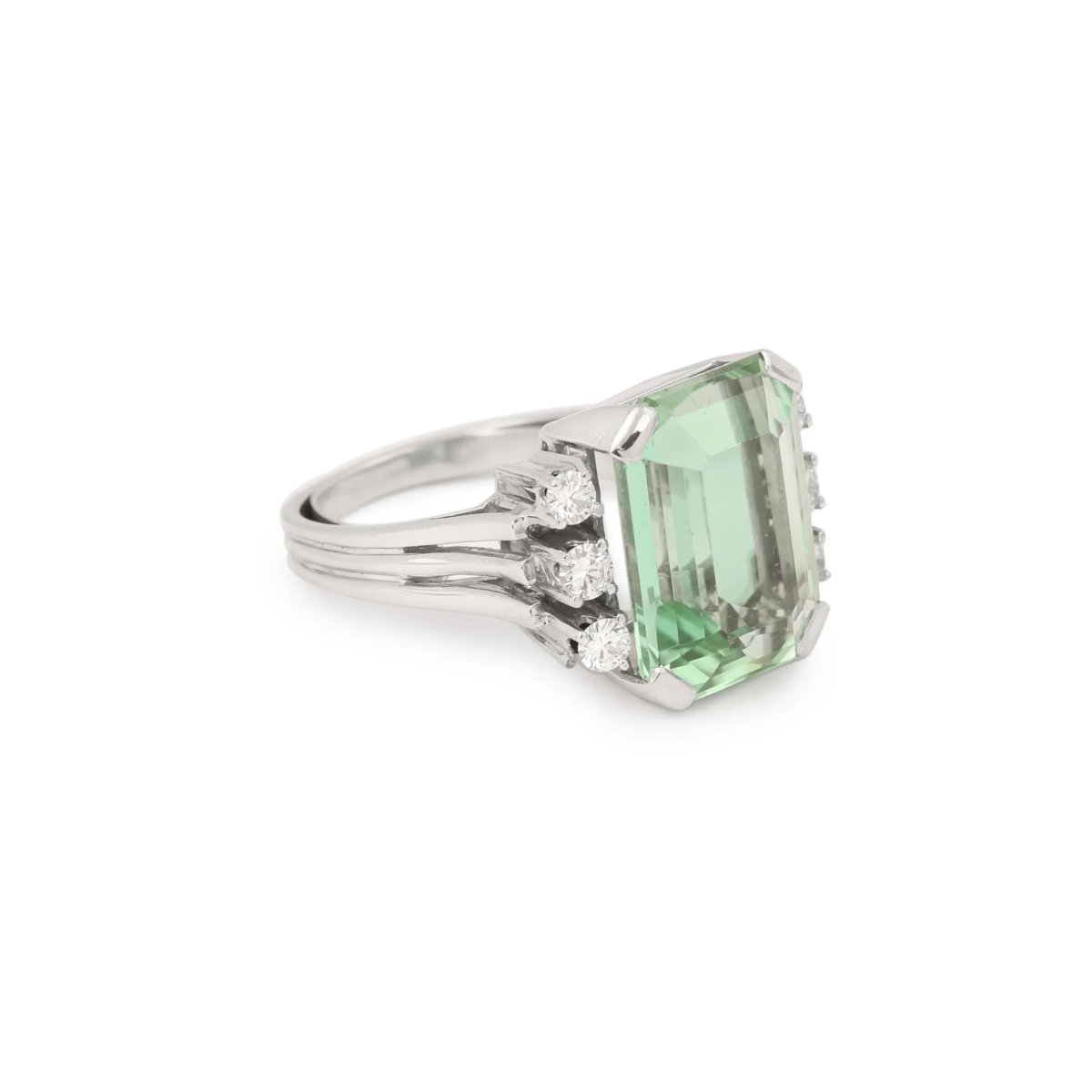 Bague Vintage Tourmaline Verte 9 carats Diamants Or Gris 18 Carats - Castafiore