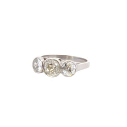 Bague vintage trilogie diamants en platine - Castafiore