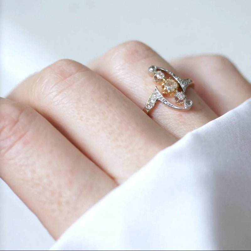 Bague Volutes diamants Belle Epoque - Castafiore
