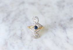 Bague Volutes Diamants et Saphir - Castafiore