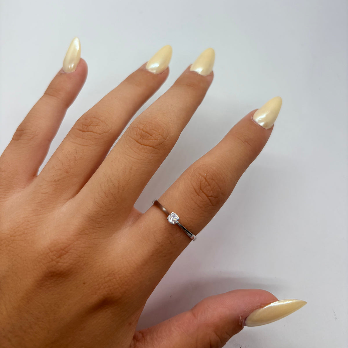 Bague Solitaire en or blanc et diamant