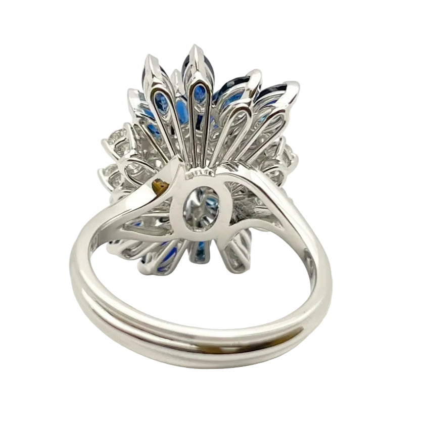 Bague Cocktail en or blanc, saphirs et diamants